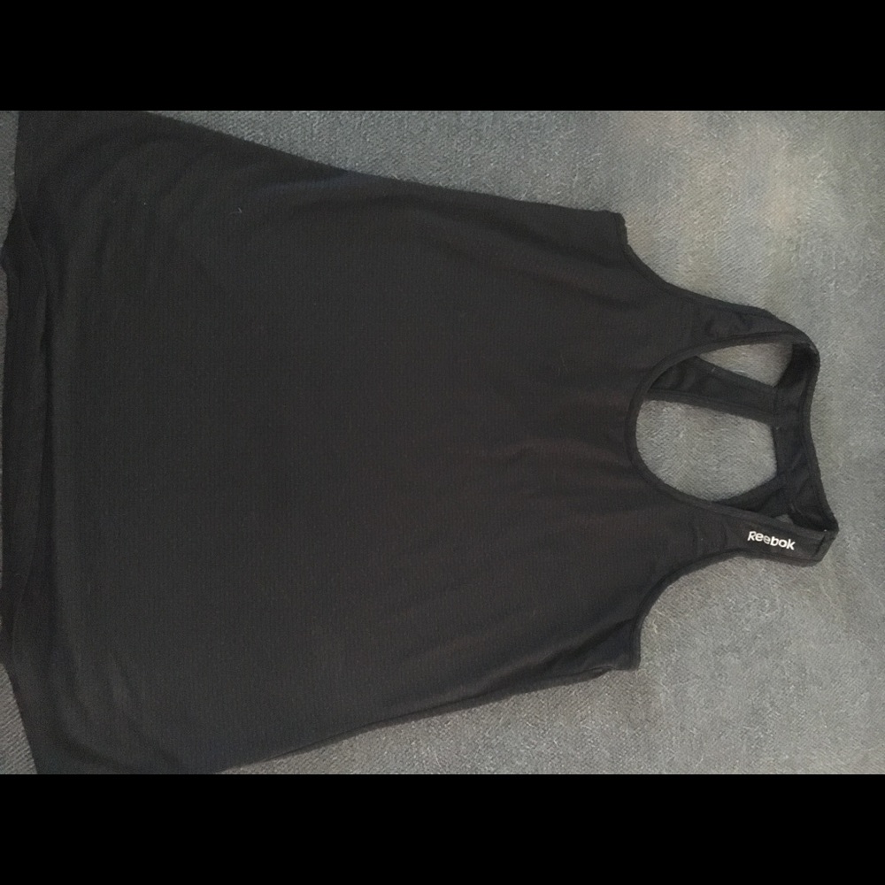 Great Reebok workout top!
